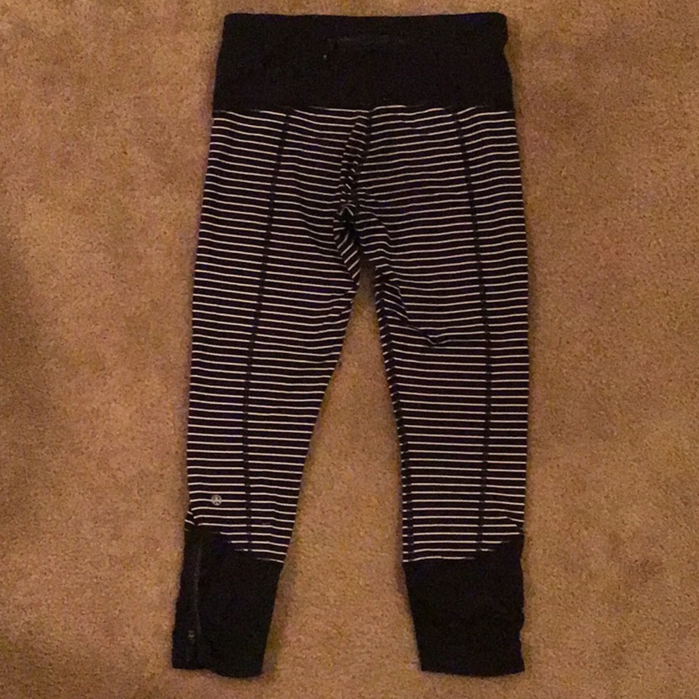 Lululemon Runday Crop - Picture 4 of 7